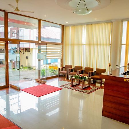 Lals Residency Otel Adur Dış mekan fotoğraf